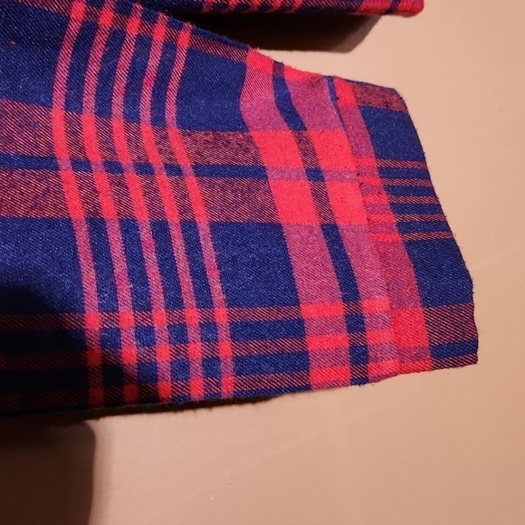 Off the Shoulder Plaid Blouse - Picture 4 of 7